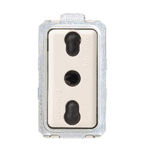 Presa Bipasso Standard Btcino