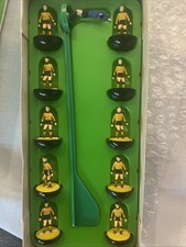 Subbuteo team ref 211 - ref,