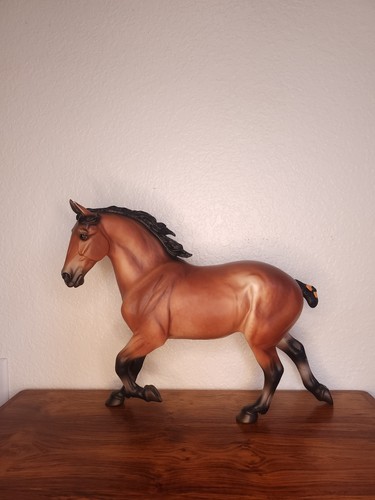 Breyer wixom collector club - breyer,