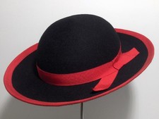 Cappello a larghe falde con