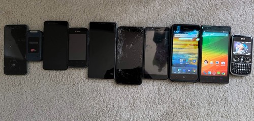 Phone lot for parts - phone,