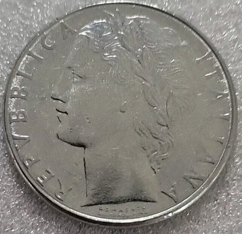 Italy 100 lire coin 1981 - lire,