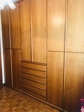 Cameretta: armadio 10 ante, letto con giroletto - Noce color miele