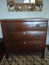 Antica cassettiera in legno