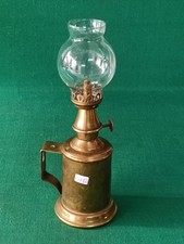 ANTICA LAMPADA FRANCESE DA TAVOLO A PETROLIO LAMPE PIGEON IN OTTONE. CV12