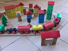 Trenino In Legno con pista ed accessori in legno