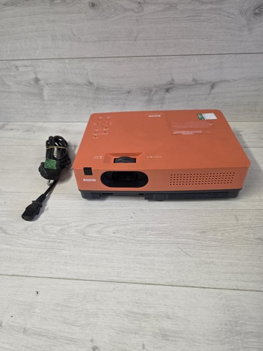Proiettore vga sanyo plc xe33 - proiettore,