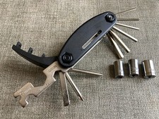 atrezzo multiuso per riparazione bici