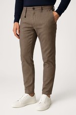 Pantalone gamba stretta da