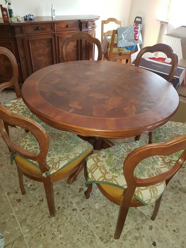 Sala pranzo con tavolo - , e