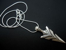 UN GRAZIOSO ARGENTO TIBETANO