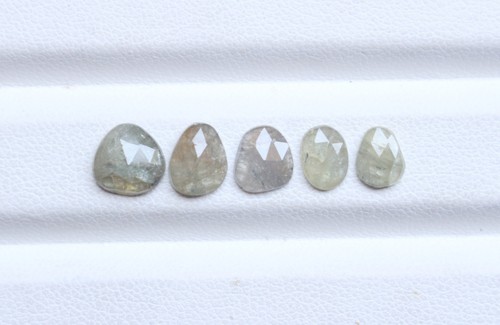 Lotto cabochon sfaccettato