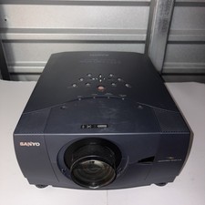 Sanyo Pro PLV-70 Projector