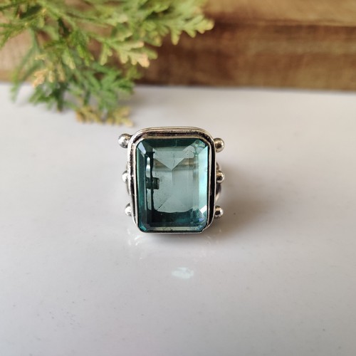 Anello design acquamarina