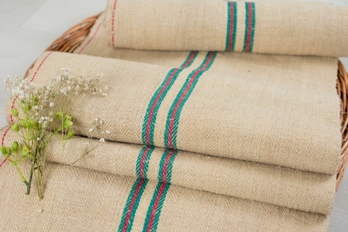Tessuto sacco grano rosso
