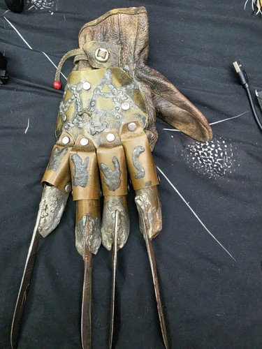 Guanto metallo replica a - in,
