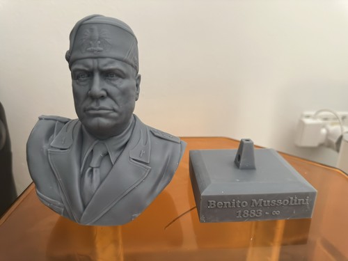 Busto grezzo resina di - busto, in