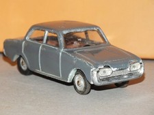 Ford Taunus 17M ELABORAZIONE su base Politoys 66 scala 1/41