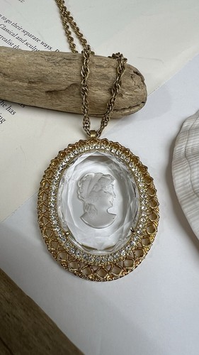 Collana con ciondolo - , cammeo
