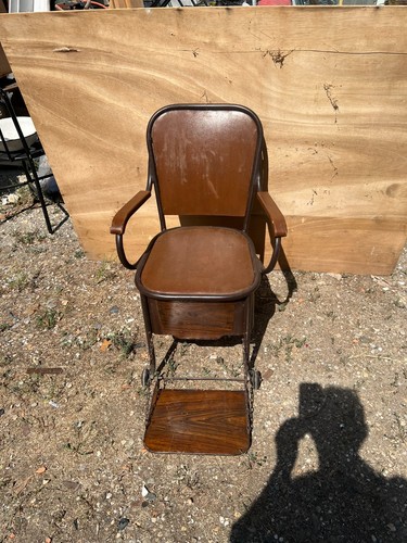 Sedia comoda con appoggiapiedi - con,