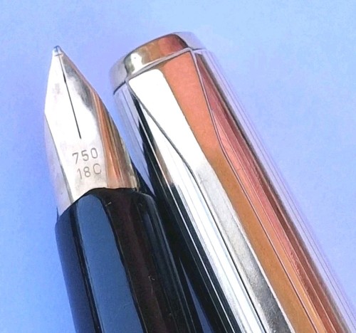 Fountain pen pelikan - pen,