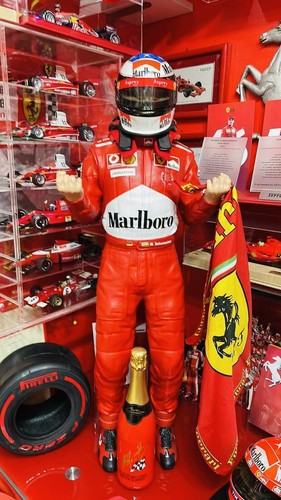 Ferrari figure schumacher 2004 - ferrari,
