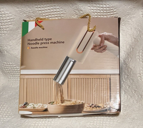 Fasish pressa per - , tagliatelle