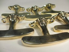 Sei maniglie per finestre