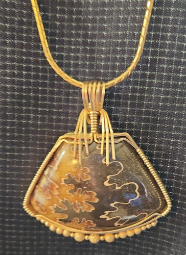 Collana con ciondolo ammonite