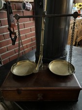 ANTICA BILANCIA IN OTTONE CON T AVERY farmacia o FATTORIA base in legno con cassetto