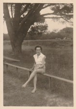 B4 - Foto Photo Fotografia  Anni 60 - Donna su staccionata