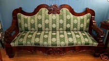 Divano in piuma di mogano intagliato - Italia meridionale - metà '800