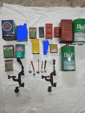 lattine vuote di polvere da sparo