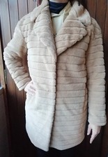 Eco pelliccia in perfette condizioni ? TG S