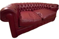 Divano Chesterfield In Pelle Vera, colore rosso, OTTIME CONDIZIONI