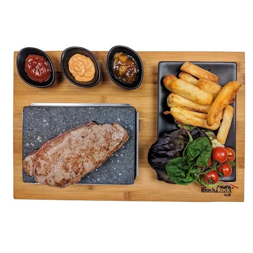 Set bistecca sulla pietra