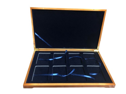 Espositore legno massello - in,