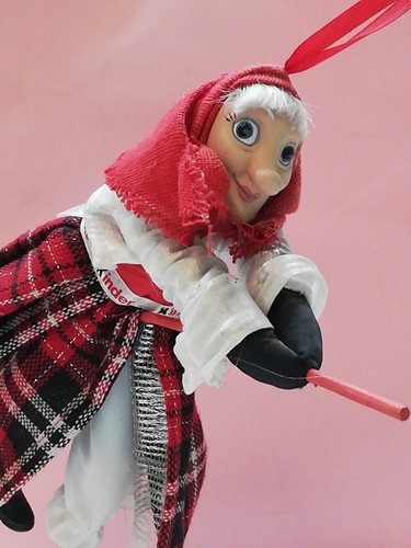 Befana kinder ferrero 2011 - befana,