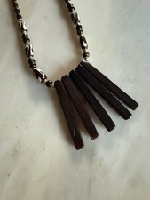 Collana Etnica Pendente Barrette Legno Scuro Perle Stile Africano Unisex Moderna