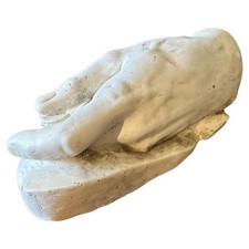 Autentico gesso italiano anni 50 studio anatomico a mano di una mano che tiene monete
