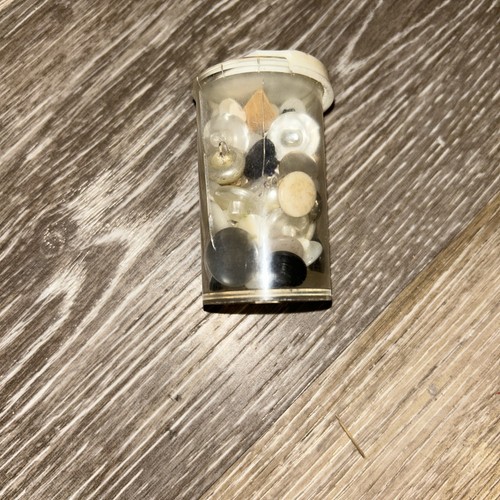 Vintage rare buttons pill - rare,