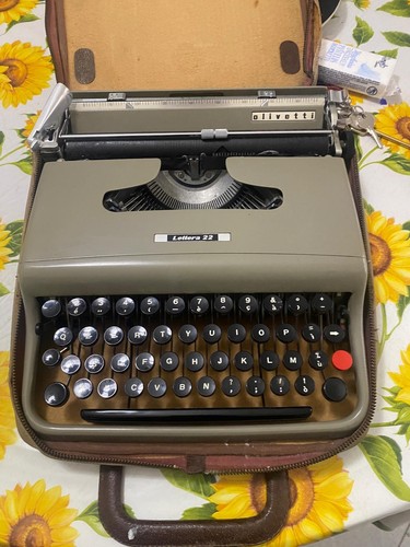 Macchina scrivere olivetti - da,