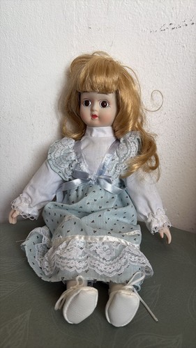 Bambola porcellana vintage - in,
