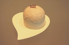 ROSSO REGALE - PORTABONBON c/ CAMPANA col. AVORIO con CUORE ORO - NUOVO -