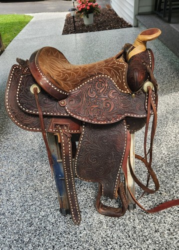 Vintage circle art saddlery - vintage, y