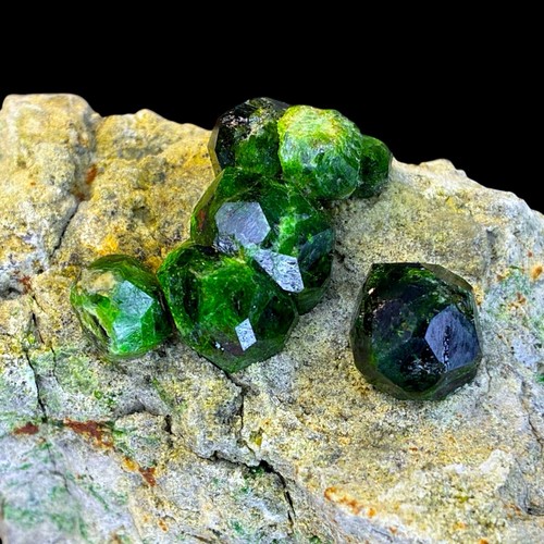 Granato demantoide verde