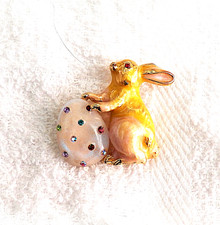 CLASSIC PIN BROOCH EASTER