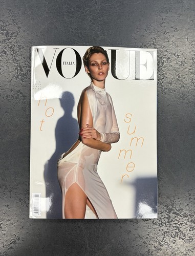 Pezzo vogue italia - 1, di