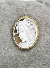 18kt Gold Cameo Women's 30mm