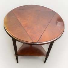 Tavolo in legno triangolo o